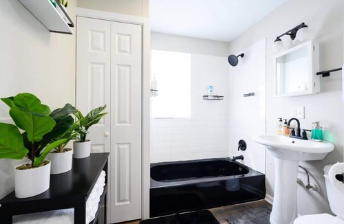 North Lawndale Apartment | Game House + Patio and Parking