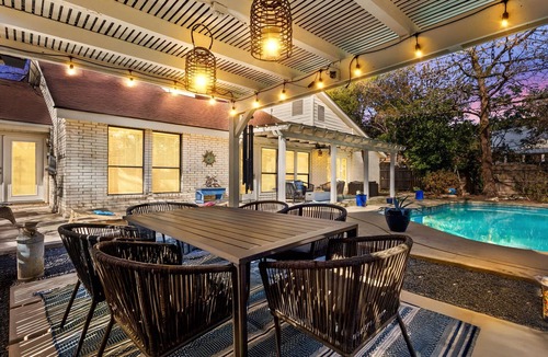 Hidden Forest House | Game Lounge + Fire Table Retreat w/Private Pool