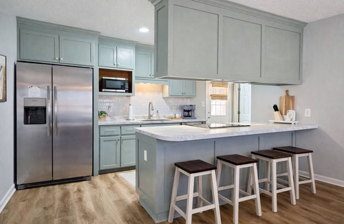 Valdosta House | GAME ON! 4BR Family FUN House, 6 TVs & 2 Recliners