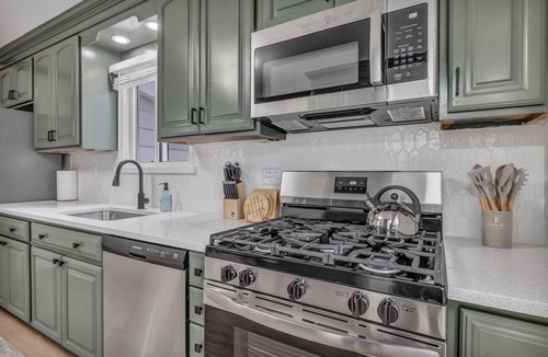 Berea House | Game Room.Bar.Firepit.Renovated & Modern Retreat!