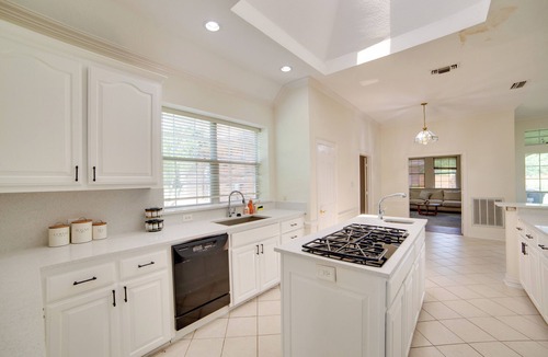Farmersville House | Game Room & Bar: Secluded Getaway in Farmersville