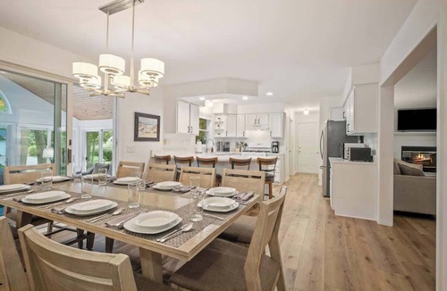 Saugatuck Cottage | Game Room, Bikes & Beach Gear · Stay with Branch