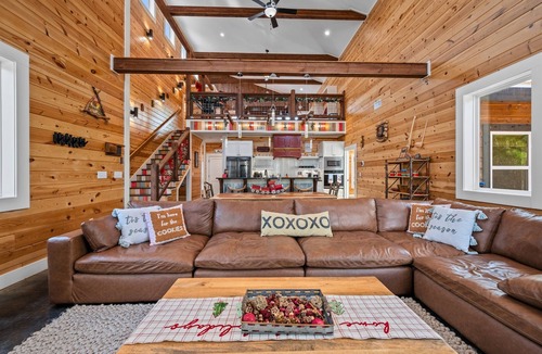 Golden Cabin | Game Room | Children’s Playset | Hot Tub