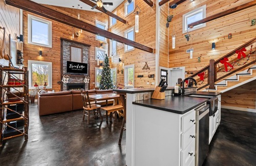Golden Cabin | Game Room | Children’s Playset | Hot Tub
