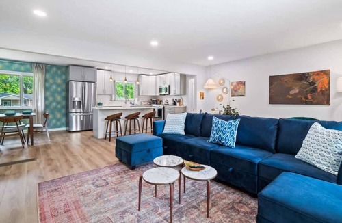 Strongsville Apartment | Game Room - Deck - Large Professional Design