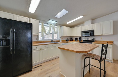 Crisp House | Game Room + Easy ECU Access: Greenville Getaway