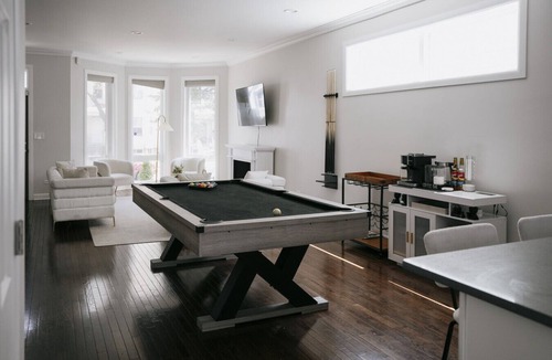 Cragin Apartment | Game Room Fire-pit Playground Gym Billiard