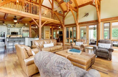 Dahlonega House | Game Room & Fireplaces: Group Dahlonega Getaway