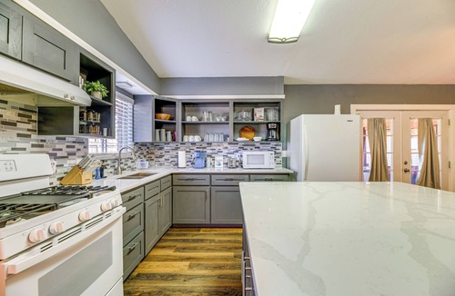 Bay Area House | Game Room & Grill: Family Home in Corpus Christi!
