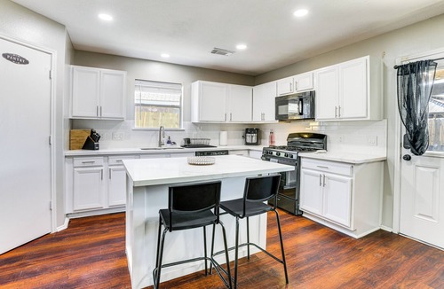 Houston House | Game Room & Gym! Solar-Powered Home in Houston