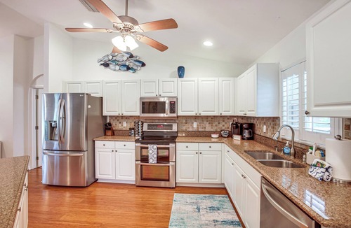 Trafalgar House | Game Room & Hot Tub: Easy Cape Coral Adventures
