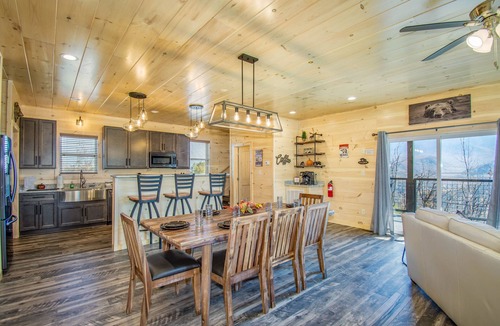 Cottage Gardens Cabin | Game Room, Hot Tub, Stunning Views! 8 min easy drive to downtown