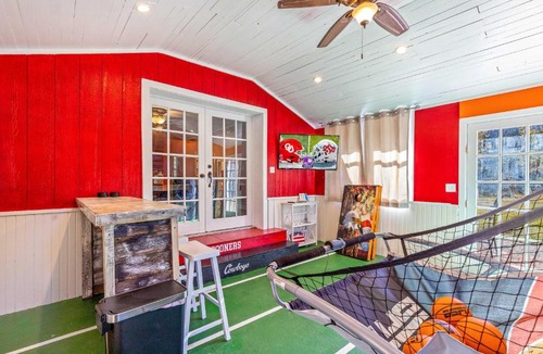 Afton House | Game Room + Large Backyard: Afton Home!
