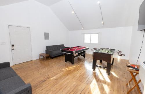 New Haven Villa | Game Room Near Yale