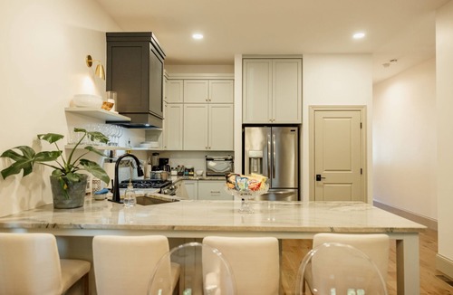Victorian Village House | Game Room + Parking | Neil Ave Near OSU Expo