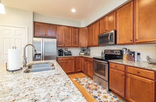 Littleton House | Game Room! Pontoon Rental~Boat Slip~Fire Pitnn