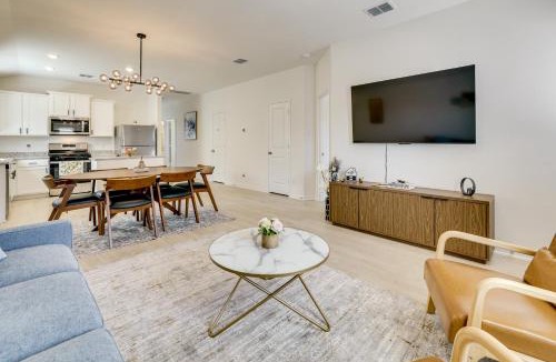 Medina Valley House | Game Room + Private Yard: Modern San Antonio Home