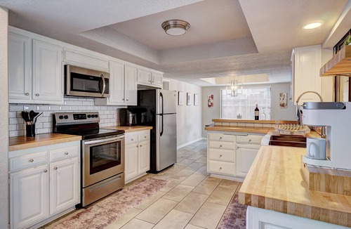 Central Oklahoma City Villa | Game Room/Sauna/Sun Room + Lake Hefner Access