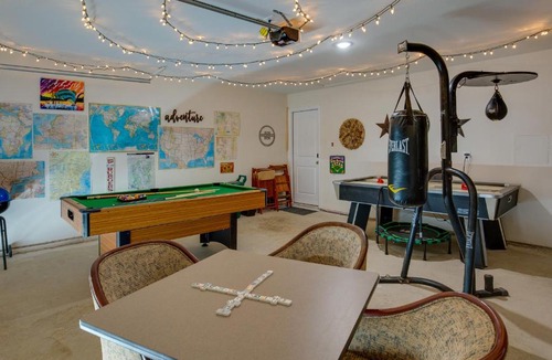 Gun Barrel City House | Game Room + Walk to Beach: Gun Barrel City Gem!