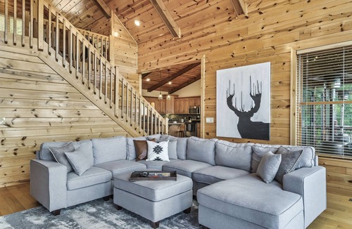 Murphy Cabin | Game Rooms + Views: Spacious Mtn Cabin in Murphy!