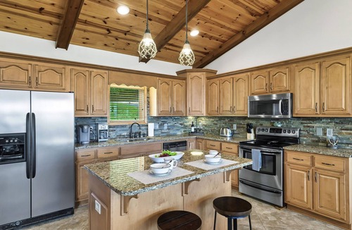 Murphy Cabin | Game Rooms + Views: Spacious Mtn Cabin in Murphy!