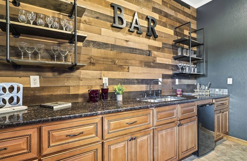 Murphy Cabin | Game Rooms + Views: Spacious Mtn Cabin in Murphy!
