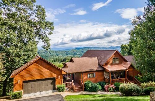 Murphy House | Game Rooms + Views: Spacious Mtn Cabin in Murphy!