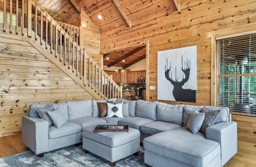 Murphy House | Game Rooms + Views: Spacious Mtn Cabin in Murphy!