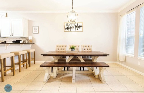 College Station House | Gameday Gateway - Modern College Station Home Near Texas A&M