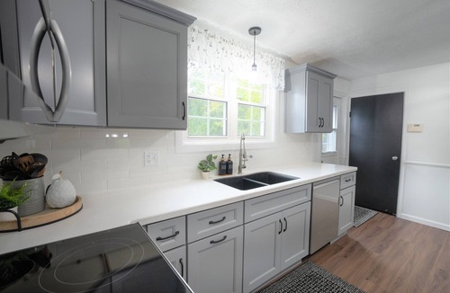 Saint Marys  Saint Joseph County House | *GameRoom*Pool*2663ft²*King Bed*65" TV*1000Mbps