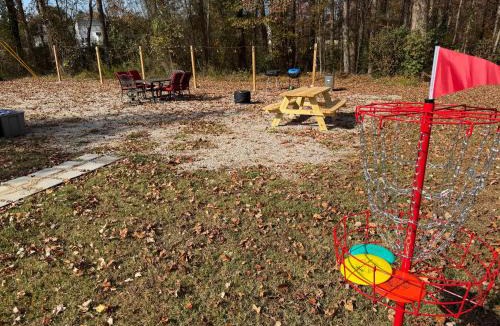 Clayton House | Gamers & Disc Golfers Dream Stay! Spacious 4BR in Peaceful Setting