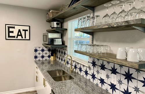 West San Antonio House | Games Galore & Rooftop Deck by St. Mary's, BMT