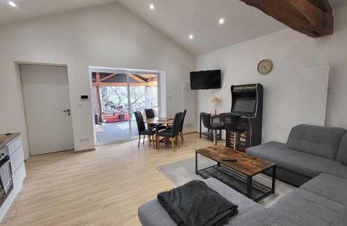 Saint-Egreve Apartment | 'games of Home' - Appartement-maison Proche Grenoble