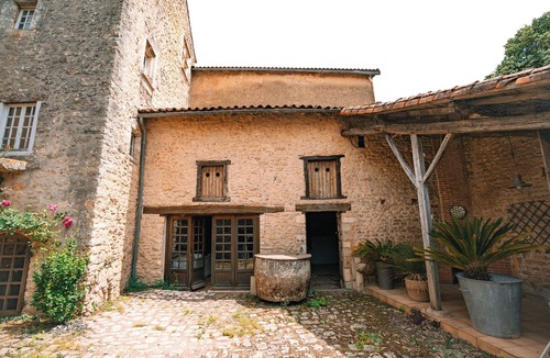 Vivonne House | Gaming gîte for 12 people in Vivonne