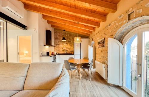 Besalu Apartment | Ganganell Àtic. Apartamento con terraza en Besalú