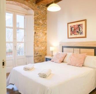 Besalu Apartment | Ganganell Centre. Apartamento con Patio