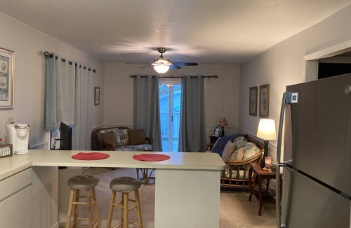 Palacios Apartment | Garage Apartment, Bayview