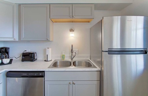 North Canton Apartment | Garage | Contemporary + Spacious | Two Bedroom