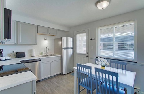 North Canton Apartment | Garage | Contemporary + Spacious | Two Bedroom