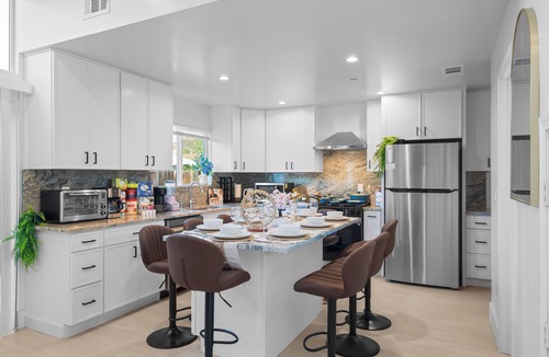 Bostonia House | Garage, Gated Yard, King Bed, 3BR, 2.5-Bath House