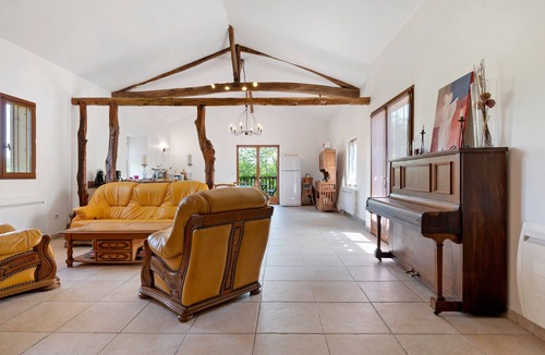 Bagert House | Garaouet Holiday Home with Mountain View, Garden, and Parking