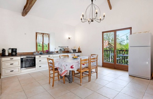 Bagert House | Garaouet Holiday Home with Mountain View, Garden, and Parking