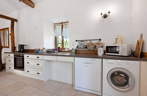 Bagert House | Garaouet Holiday Home with Mountain View, Garden, and Parking