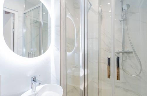 Hopital Saint-Louis Hotel | Garbo hôtel