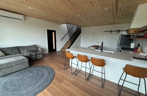 Cedar Creek House | Garbos Goodnight, a luxurious experience combined with the cozy comforts of home