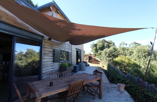 Lirac House | Gard: Maison en Campagne Avec Piscine, Calme et vue Splendide