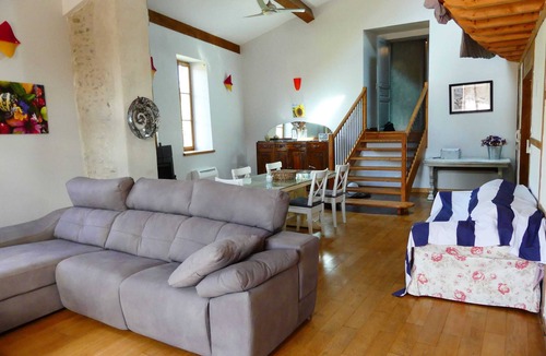 Limoux Apartment | Garden Apartment: AC, spacious, 2 BEDROOMS garden