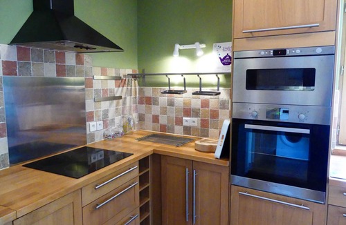 Limoux Apartment | Garden Apartment: AC, spacious, 2 BEDROOMS garden