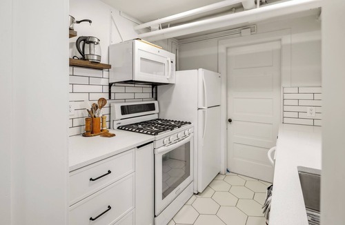 Cheesman Park Apartment | Garden Apartment at Humboldt House