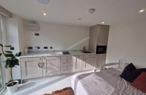 Heath and Reach Apartment | Garden Apartment, sleeps 4